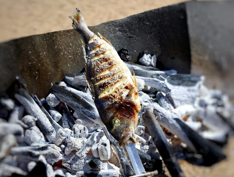 Fisch Grillrost verhindert Ankleben und sorgt für perfektes Grillen von Fisch