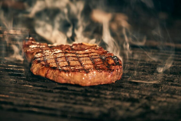 Gasgrill nach Nutzung gründlich reinigen und pflegen für langanhaltende Freude