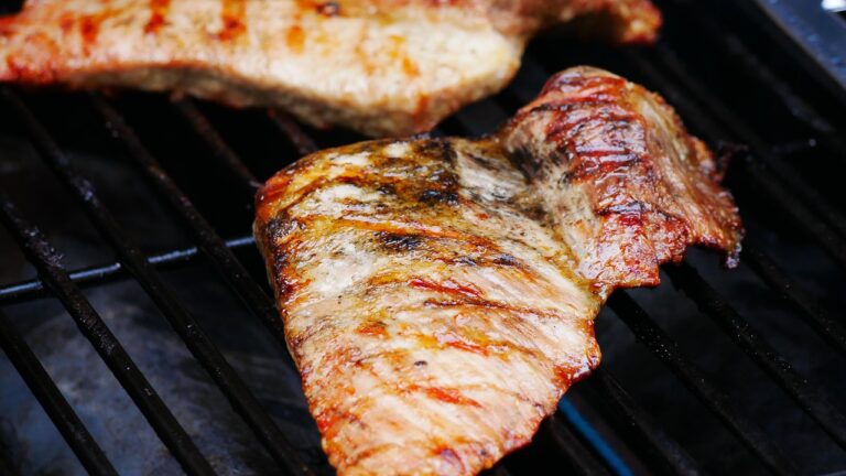 Gasgrill vor Saisonstart gründlich reinigen und pflegen für langanhaltende Grillfreude