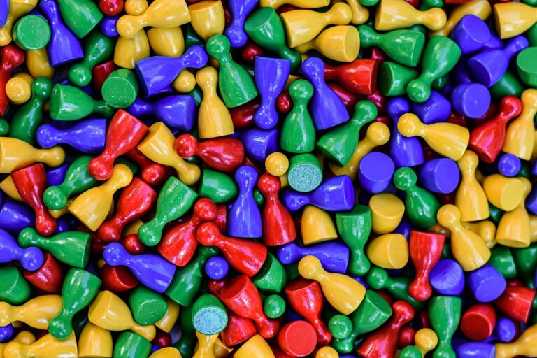 verschiedene Grandhall Grillmodelle übersichtlich präsentiert für grillbegeisterte Käufer